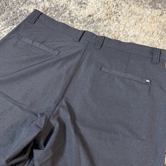 Travis Mathew, Mens Golf Athletic Shorts in Dark Gray with 9 Inseam, US Size: 34 - Picture 9 of 11